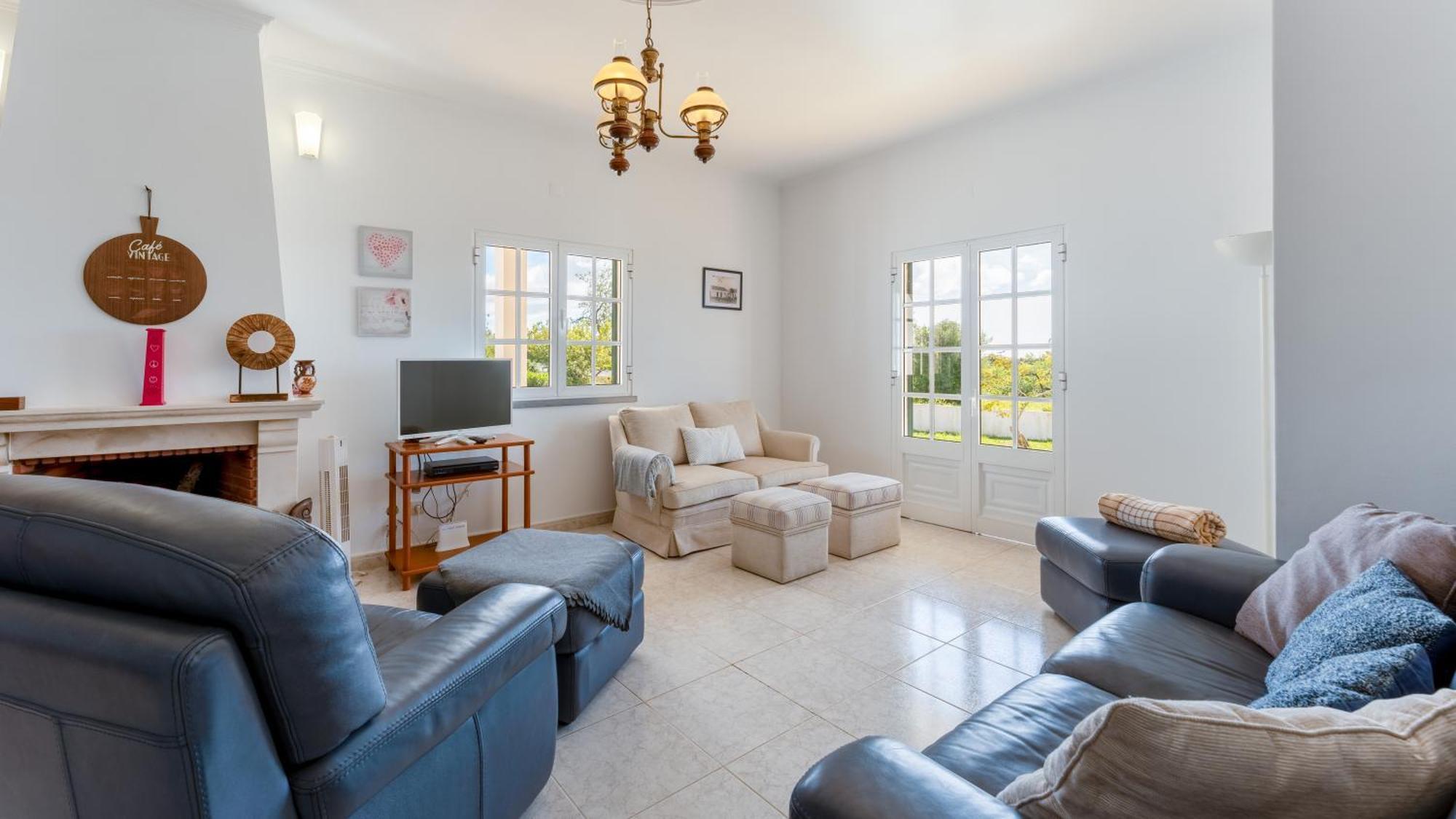 Sunny & Calm 4 Bdr House W/ Pool By Lovelystay Santo Estevao  Εξωτερικό φωτογραφία