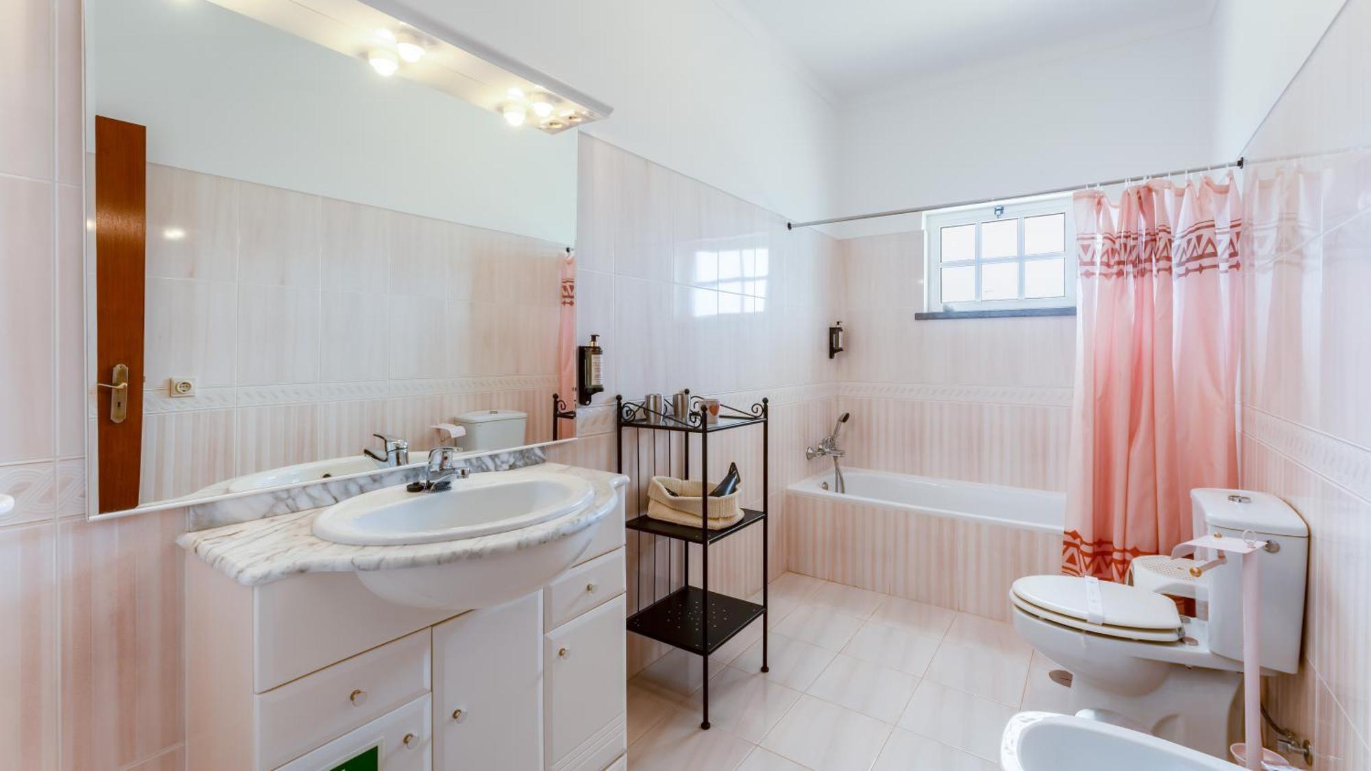 Sunny & Calm 4 Bdr House W/ Pool By Lovelystay Santo Estevao  Εξωτερικό φωτογραφία
