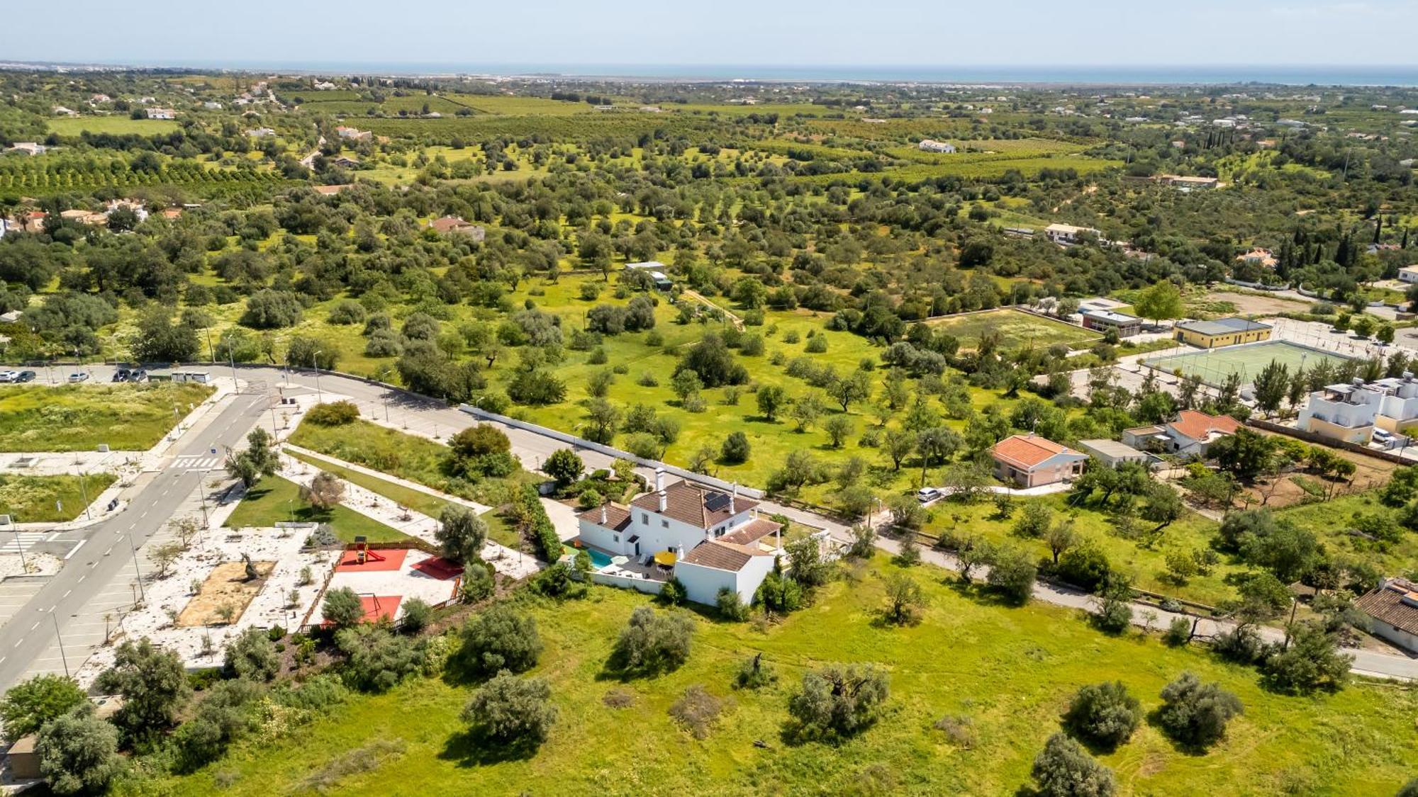Sunny & Calm 4 Bdr House W/ Pool By Lovelystay Santo Estevao  Εξωτερικό φωτογραφία