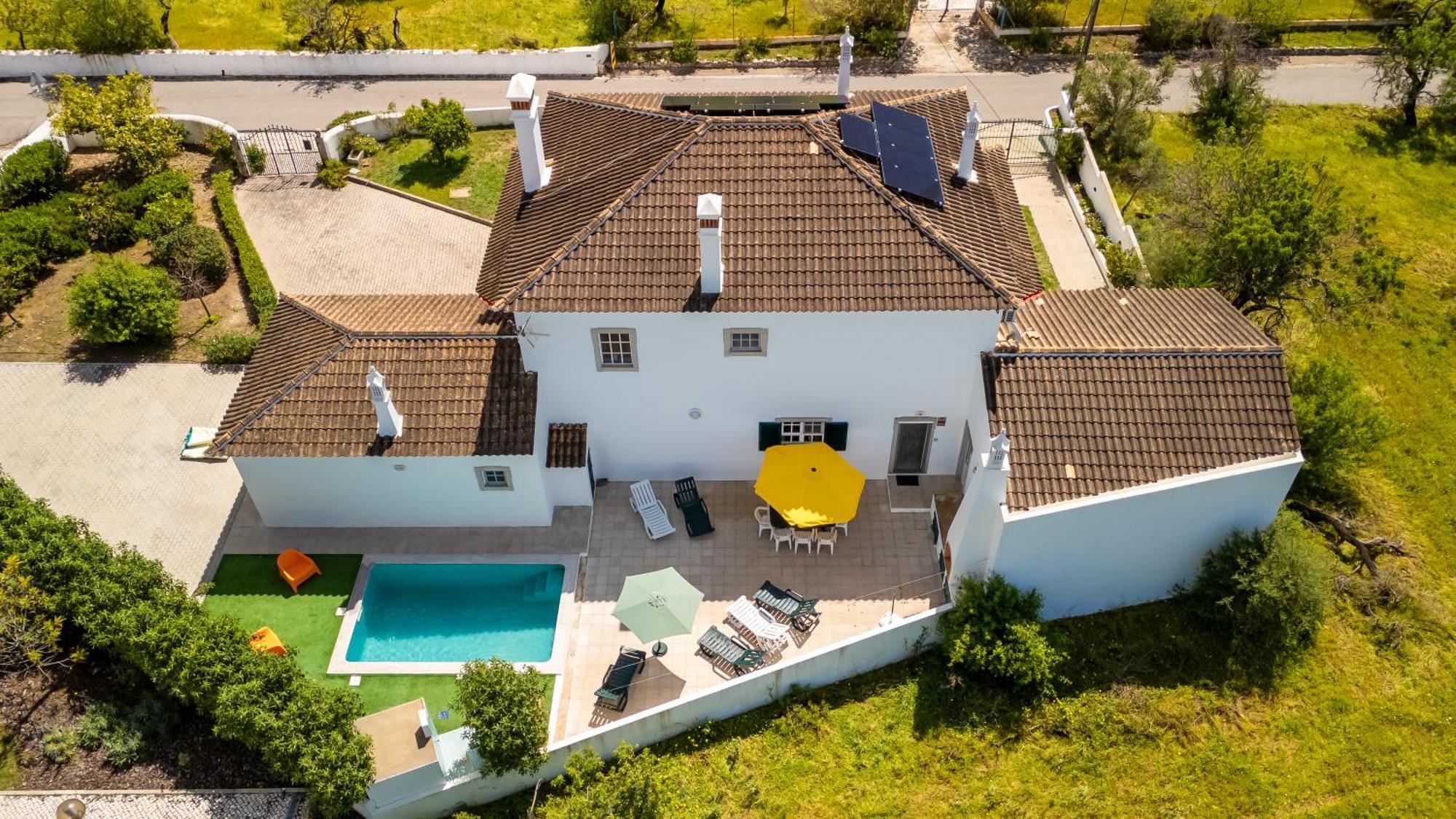 Sunny & Calm 4 Bdr House W/ Pool By Lovelystay Santo Estevao  Εξωτερικό φωτογραφία